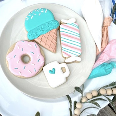 Cookie Decorating with Royal icing 